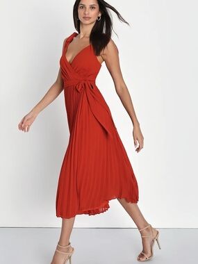 🌶 Tie-Shoulder Rust Red Pleated Midi Dress
